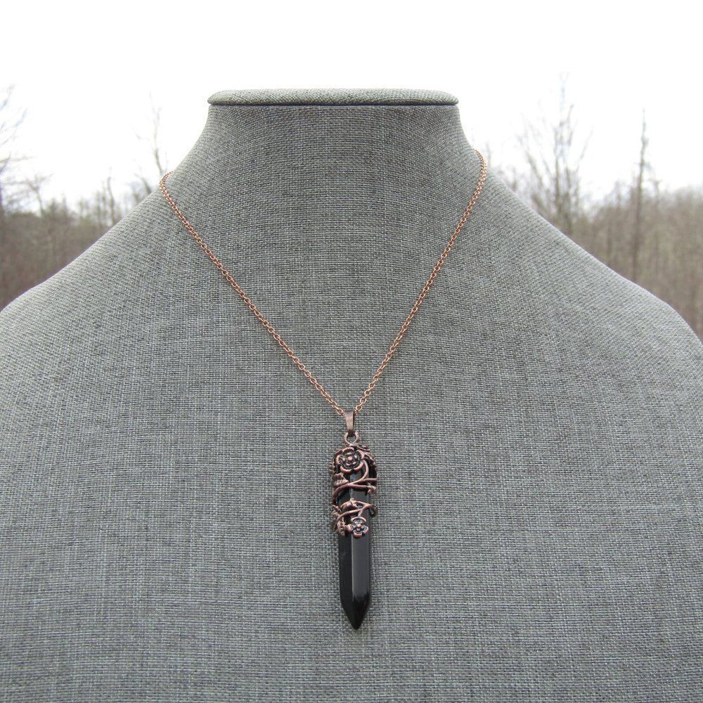 Stunning Black Stone Floral Stone Point Necklace 18" Stainless Steel Chain - Picture 3 of 4